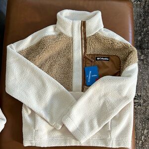 NWT Costco Cozy Columbia Quarter Snap